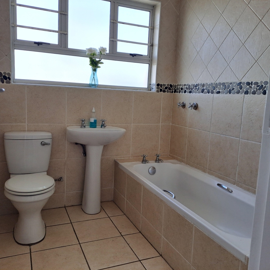 To Let 1 Bedroom Property for Rent in Strand North Western Cape